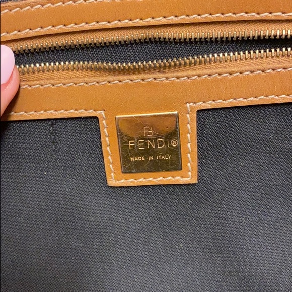 Authentic Vintage Fendi Leather Handbag - Picture 3 of 13